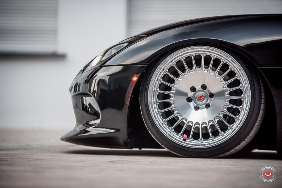 Колеса Dodge Viper SRT on Vossen Wheels (ML-R1) 2019 года  (фото 22 из 24)